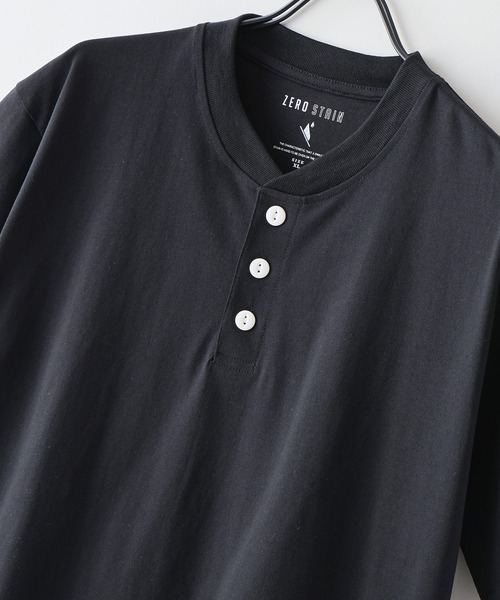 LB/S (エルビーエス)の「【ZERO STAIN/ゼロステイン】汗染みの目立ちにくいTシャツ ZEROSTAIN ヘンリーネックTシャツ 防汚 UVカット 綿タッチ・厚手(Tシャツ/カットソー・メンズ・オフホワイト/ブラック/ホワイト/スミクロ・LARGE/X-LARGE/MEDIUM)」の9枚目の写真