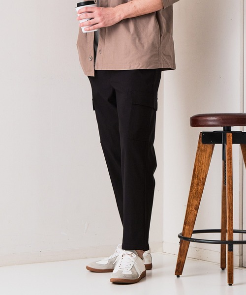 Blue Standard (ブルースタンダード)の「【BLUE STANDARD/ブルースタンダード】快適スーパーストレッチカーゴパンツ 遮熱 UVカット 冷感 軽量 イージーケア 毛玉レス(カーゴパンツ・メンズ・チャコールグレー/ダークグリーン/アイボリー/ブラック・X-LARGE/LARGE/MEDIUM)」の21枚目の写真