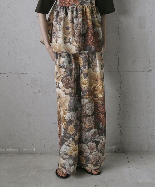 GARAGE OF GOOD CLOTHING（ガレージオブグッドクロージング）の「【日本製】ダークフラワープリントドロストワイドパンツ（その他パンツ・レディース・ダークオレンジ・FREE）」の17枚目の写真