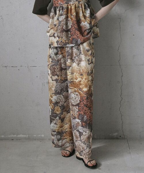 GARAGE OF GOOD CLOTHING（ガレージオブグッドクロージング）の「【日本製】ダークフラワープリントドロストワイドパンツ（その他パンツ・レディース・ダークオレンジ・FREE）」の16枚目の写真