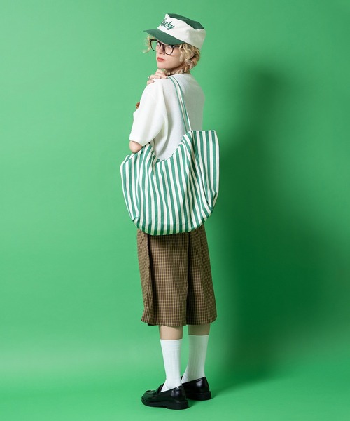 an meets zakka(アンミツザッカ)の「an meets zakka ストライプ柄ヘリンボーン織りコットンキャンバスビッグトートバッグ(トートバッグ・レディース・グリーン/ブラック/ベージュ/レッド/ブルー・ONESIZE)」の11枚目の写真