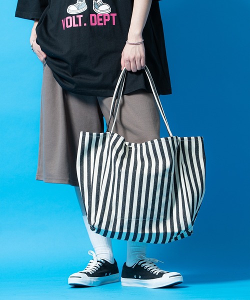 an meets zakka(アンミツザッカ)の「an meets zakka ストライプ柄ヘリンボーン織りコットンキャンバスビッグトートバッグ(トートバッグ・レディース・グリーン/ブラック/ベージュ/レッド/ブルー・ONESIZE)」の13枚目の写真