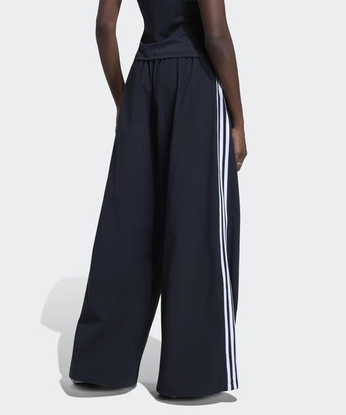 adidas(アディダス)の「ADILENIUM 5.0 OG ADILENIUM プリーツ トラックパンツ / アディダスオリジナルス adidas Originals(スウェットパンツ・レディース・ブラック/ブラウン・X-SMALL/X-LARGE/SMALL/MEDIUM/LARGE/XX-LARGE)」の3枚目の写真