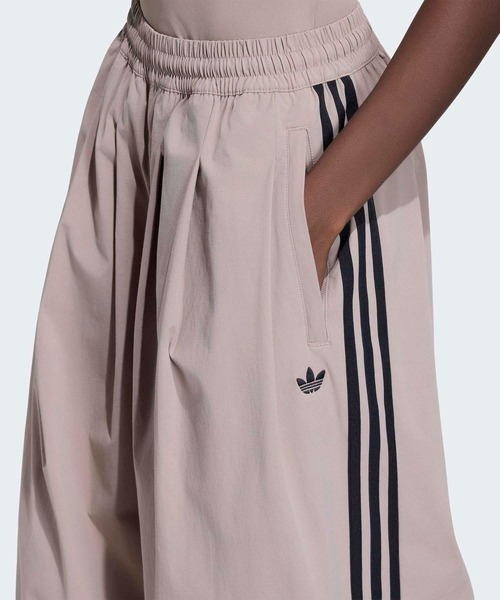 adidas(アディダス)の「ADILENIUM 5.0 OG ADILENIUM プリーツ トラックパンツ / アディダスオリジナルス adidas Originals(スウェットパンツ・レディース・ブラック/ブラウン・X-SMALL/X-LARGE/SMALL/MEDIUM/LARGE/XX-LARGE)」の8枚目の写真