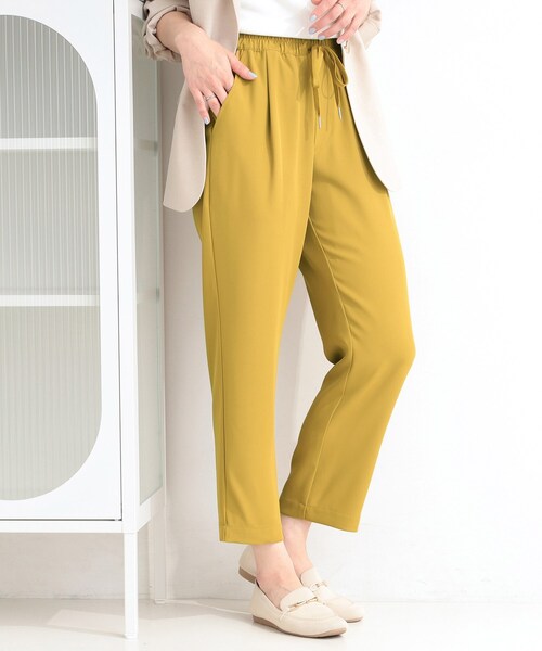 SHOO・LA・RUE（シューラルー）の「【ひんやり/UV/SS-3L/セットアップ可】さらさらぷるん イージーテーパードパンツ（その他パンツ・レディース・ブラック/ベージュ/ブルー/チャコールグレー/ライトイエロー系/モスグリーン/イエロー・10/05/04/03/02/01）」の7枚目の写真