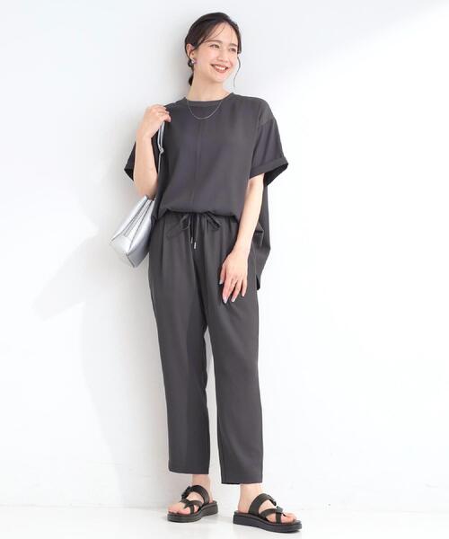 SHOO・LA・RUE（シューラルー）の「【ひんやり/UV/SS-3L/セットアップ可】さらさらぷるん イージーテーパードパンツ（その他パンツ・レディース・ブラック/ベージュ/ブルー/チャコールグレー/ライトイエロー系/モスグリーン/イエロー・10/05/04/03/02/01）」の14枚目の写真