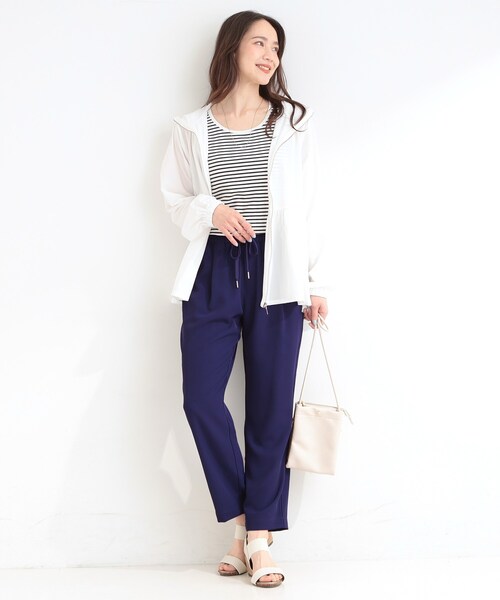 SHOO・LA・RUE(シューラルー)の「【ひんやり/UV/SS-3L/セットアップ可】さらさらぷるん イージーテーパードパンツ(その他パンツ・レディース・ブラック/ベージュ/ブルー/チャコールグレー/ライトイエロー系/モスグリーン/イエロー・10/05/04/03/02/01)」の14枚目の写真