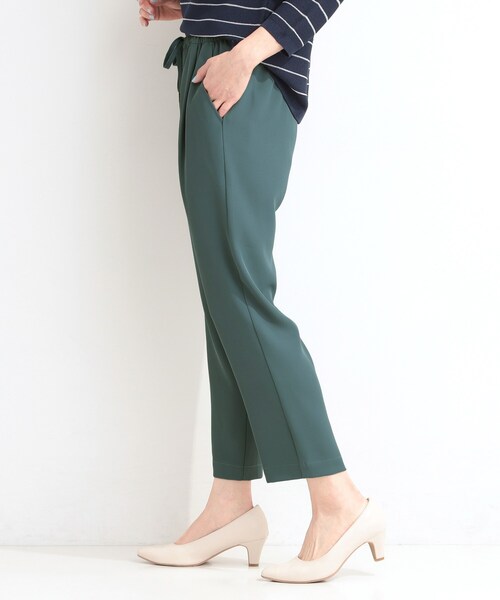 SHOO・LA・RUE(シューラルー)の「【ひんやり/UV/SS-3L/セットアップ可】さらさらぷるん イージーテーパードパンツ(その他パンツ・レディース・ブラック/ベージュ/ブルー/チャコールグレー/ライトイエロー系/モスグリーン/イエロー・10/05/04/03/02/01)」の17枚目の写真