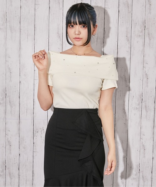 GORGE(ゴージ)の「《オフショル×パール》リブカットソー/フェミニン/春夏/全3色(Tシャツ/カットソー・レディース・ブラック/オフホワイト/グレー・F)」の4枚目の写真