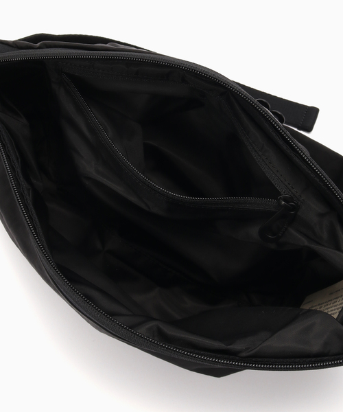 Cote&Ciel（コートエシエル）の「COTE&CIEL ORNE SMOOTH（ボディバッグ/ウエストポーチ・メンズ・ブラック・FREE）」の8枚目の写真