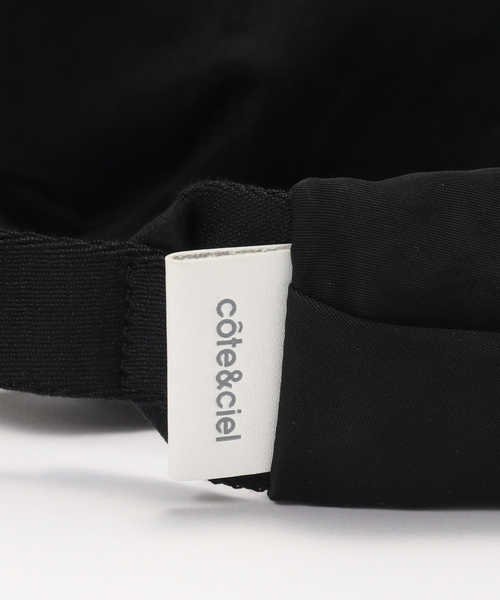 Cote&Ciel（コートエシエル）の「COTE&CIEL ORNE SMOOTH（ボディバッグ/ウエストポーチ・メンズ・ブラック・FREE）」の3枚目の写真