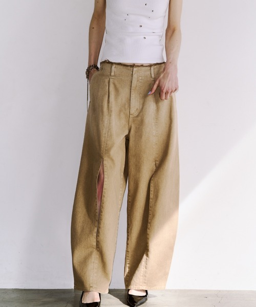 JOSE MOON(ジョゼムーン)の「WIDE LEG SLIT DENIM/ワイドレッグスリットデニム(デニムパンツ・レディース・ブラック/ブルー/ベージュ・36/34/38)」の2枚目の写真