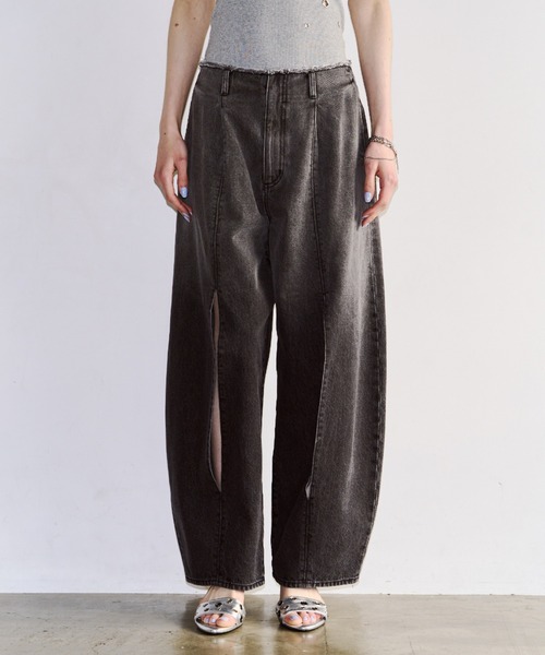 JOSE MOON（ジョゼムーン）の「WIDE LEG SLIT DENIM/ワイドレッグスリットデニム（デニムパンツ・レディース・ブラック/ブルー・36/34/38）」の4枚目の写真