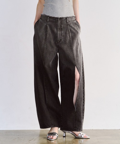 JOSE MOON（ジョゼムーン）の「WIDE LEG SLIT DENIM/ワイドレッグスリットデニム（デニムパンツ・レディース・ブラック/ブルー・36/34/38）」の3枚目の写真
