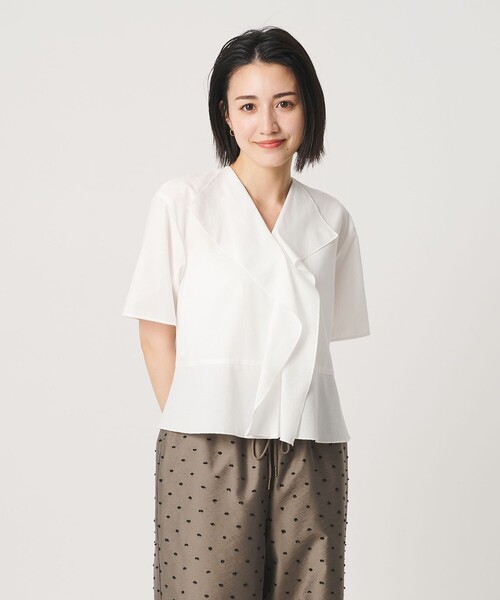 BEAUTY&YOUTH UNITED ARROWS(ビューティーアンドユースユナイテッドアローズ)の「ソリッド&ストライプ ラッフル シャツブラウス ウォッシャブル(シャツ/ブラウス・レディース・ナチュラル/ブラック/ホワイト・FREE)」の15枚目の写真