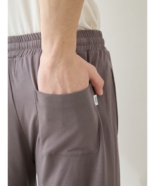 gelato pique(ジェラートピケ)の「【HOMME】【接触冷感】レーヨンボストンテリアワンポイントTシャツ&ハーフパンツセット(ルームウェア/パジャマ・メンズ・オフホワイト/ダークグレー/ネイビー・M/L)」の21枚目の写真