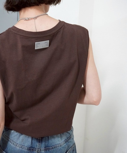 gossara(ゴサラ)の「【1枚あると便利】ラバータグ付きノースリPO(Tシャツ/カットソー・レディース・ホワイト/ブラウン/ライトイエロー/ネイビー・FREE)」の6枚目の写真