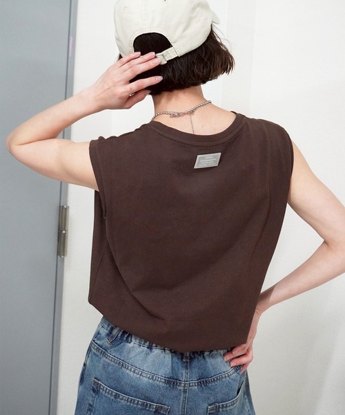 gossara(ゴサラ)の「【1枚あると便利】ラバータグ付きノースリPO(Tシャツ/カットソー・レディース・ホワイト/ブラウン/ライトイエロー/ネイビー・FREE)」の7枚目の写真