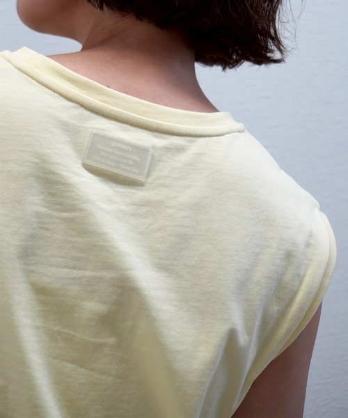 gossara(ゴサラ)の「【1枚あると便利】ラバータグ付きノースリPO(Tシャツ/カットソー・レディース・ホワイト/ブラウン/ライトイエロー/ネイビー・FREE)」の18枚目の写真
