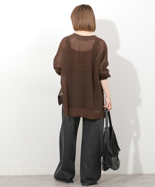 JOURNAL STANDARD relume(ジャーナルスタンダード レリューム)の「リネンミックスメッシュVネックカーディガン(カーディガン/ボレロ・レディース・ブラウン/ホワイト/チャコールグレー・FREE)」の4枚目の写真