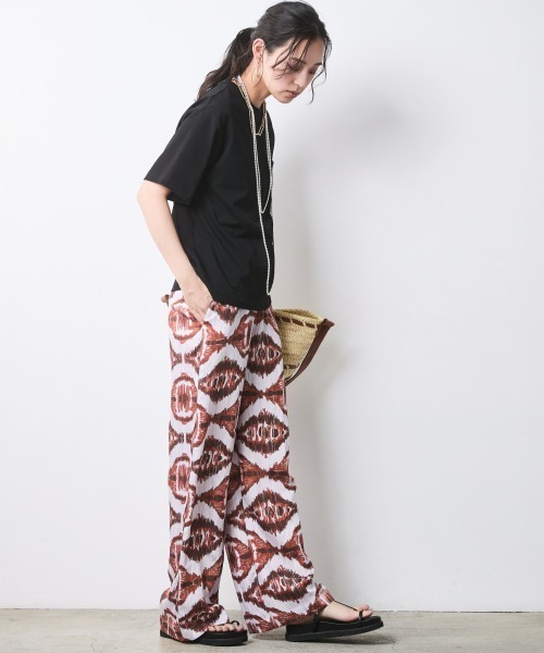 CHIC STYLE(シックスタイル)の「綿100%ロゴプリントカラーTシャツ<大きいサイズ有>シックスタイル(Tシャツ/カットソー・レディース・オレンジ/ブラック/ブルー系・L/M/5L/4L/3L/LL)」の11枚目の写真