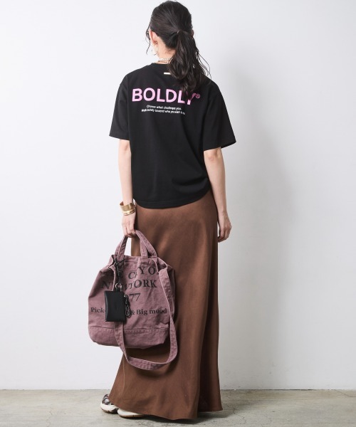 CHIC STYLE(シックスタイル)の「綿100%ロゴプリントカラーTシャツ<大きいサイズ有>シックスタイル(Tシャツ/カットソー・レディース・オレンジ/ブラック/ブルー系・L/M/5L/4L/3L/LL)」の13枚目の写真