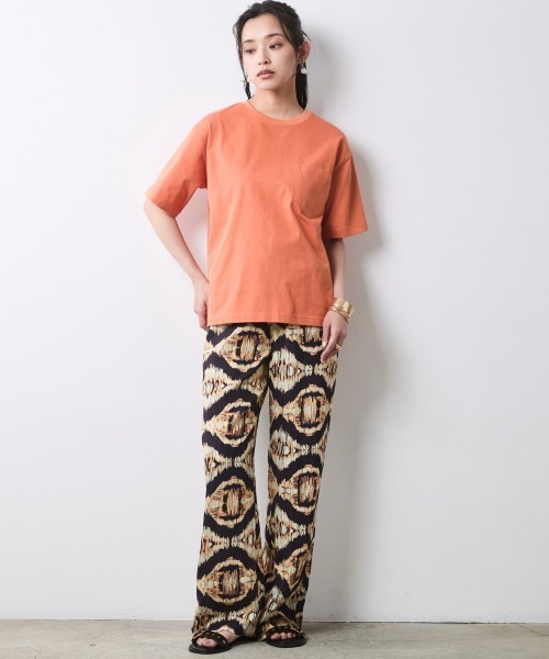 CHIC STYLE(シックスタイル)の「綿100%ロゴプリントカラーTシャツ<大きいサイズ有>シックスタイル(Tシャツ/カットソー・レディース・オレンジ/ブラック/ブルー系・L/M/5L/4L/3L/LL)」の18枚目の写真
