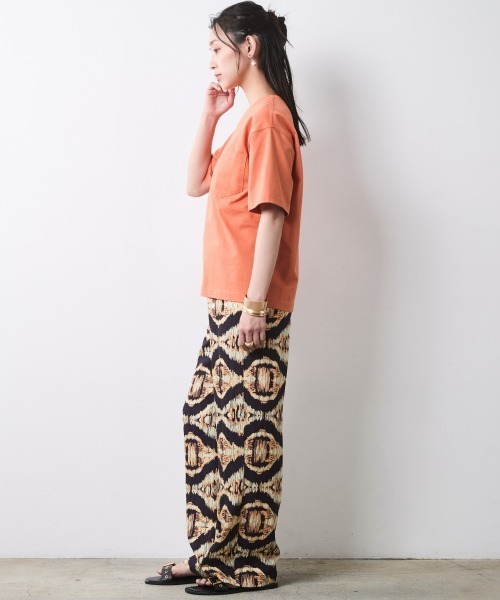 CHIC STYLE(シックスタイル)の「綿100%ロゴプリントカラーTシャツ<大きいサイズ有>シックスタイル(Tシャツ/カットソー・レディース・オレンジ/ブラック/ブルー系・L/M/5L/4L/3L/LL)」の19枚目の写真