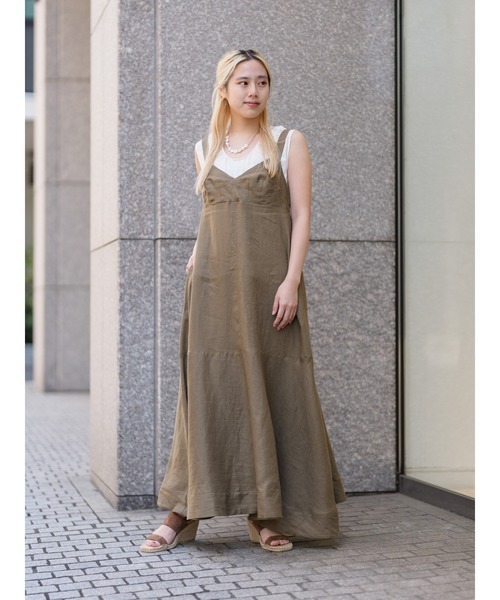 Banana Republic(バナナリパブリック)の「ビスコース リネン スクープネック タンクトップ(シャツ/ブラウス・レディース・ホワイト/ブラック系その他/ブラック・XS/S/M/L)」の5枚目の写真
