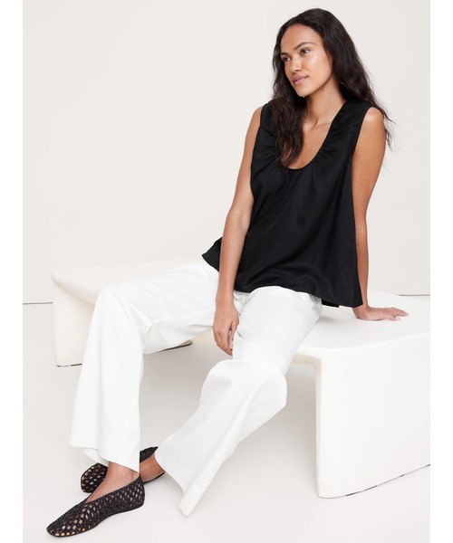 Banana Republic(バナナリパブリック)の「ビスコース リネン スクープネック タンクトップ(シャツ/ブラウス・レディース・ホワイト/ブラック系その他/ブラック・XS/S/M/L)」の7枚目の写真