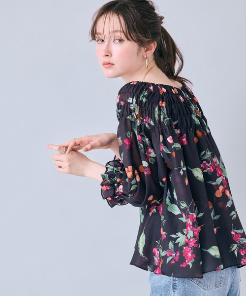 Audie a Muses（オーディアミューズ）の「チェリープリントボリュームブラウス（シャツ/ブラウス・レディース・ブラック/オフホワイト・42/38）」の13枚目の写真