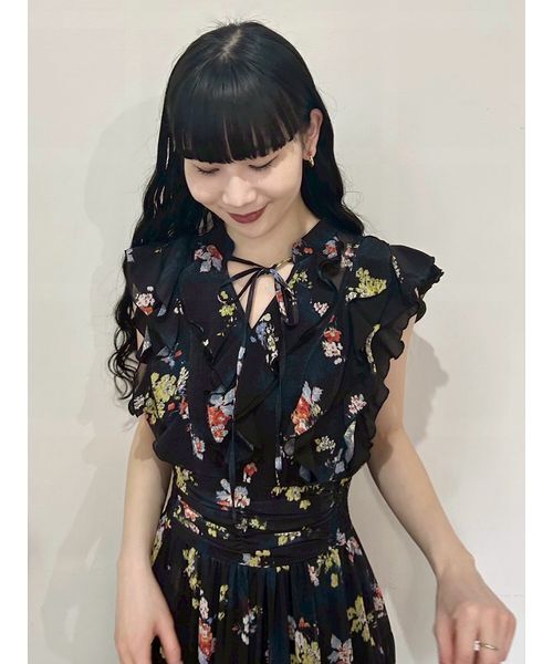 LILY BROWN(リリーブラウン)の「フラワープリントプリーツワンピース(ワンピース・レディース・イエロー/ブラック/ライトブルー・0/1)」の12枚目の写真