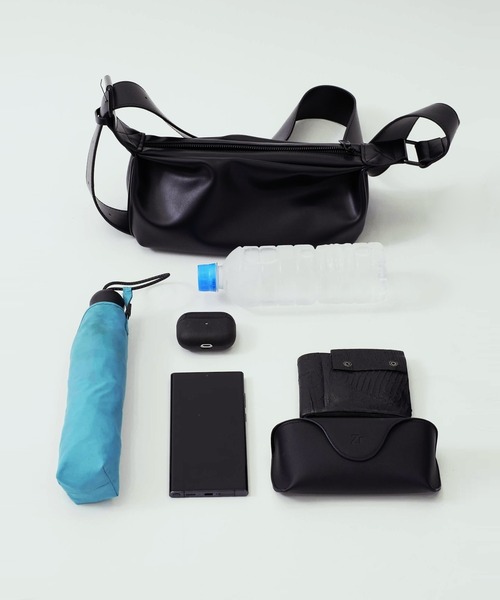 STUDIOUS（ステュディオス）の「【STUDIOUS】HARF MOON SHOULDER BAG - Small/ハーフムーンショルダーバッグ - スモール 長さ調節可能（ショルダーバッグ・メンズ・ブラック・FREE）」の6枚目の写真