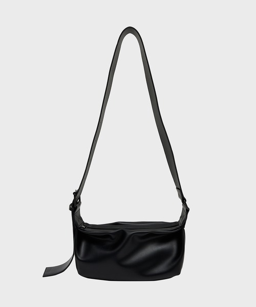 STUDIOUS（ステュディオス）の「【STUDIOUS】HARF MOON SHOULDER BAG - Small/ハーフムーンショルダーバッグ - スモール 長さ調節可能（ショルダーバッグ・メンズ・ブラック・FREE）」の22枚目の写真