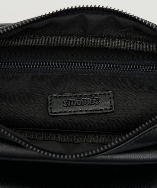 STUDIOUS（ステュディオス）の「【STUDIOUS】HARF MOON SHOULDER BAG - Small/ハーフムーンショルダーバッグ - スモール 長さ調節可能（ショルダーバッグ・メンズ・ブラック・FREE）」の15枚目の写真
