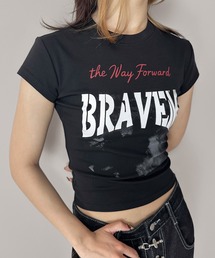 【華奢見えトップス】BRAVEMグラフィッククロップドTシャツ / ロゴTシャツ ミニTシャツ カラーTシャツ 半袖 カットソー クロップド丈 レタリング プリント スタイルアップ 華奢見え 着痩せ 海外ガール ストリート 3カラー ブラック ホワイト ブルー