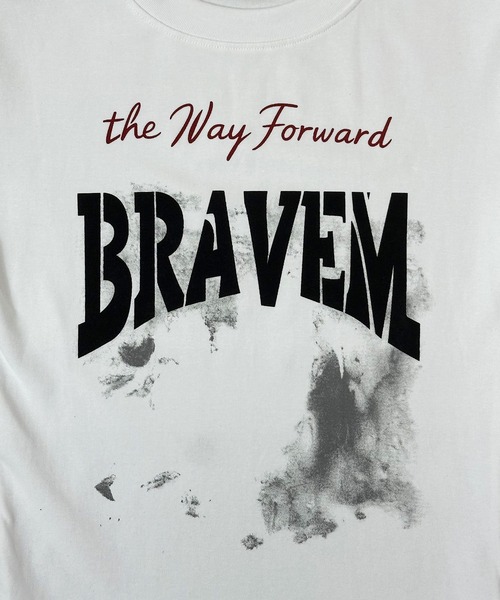 MATU:TA(マトゥータ)の「【華奢見えトップス】BRAVEMグラフィッククロップドTシャツ / ロゴTシャツ ミニTシャツ カラーTシャツ 半袖 カットソー クロップド丈 レタリング プリント スタイルアップ 華奢見え 着痩せ 海外ガール ストリート 3カラー ブラック ホワイト ブルー(Tシャツ/カットソー・レディース・ブルー/ホワイト/ブラック・FREE)」の7枚目の写真