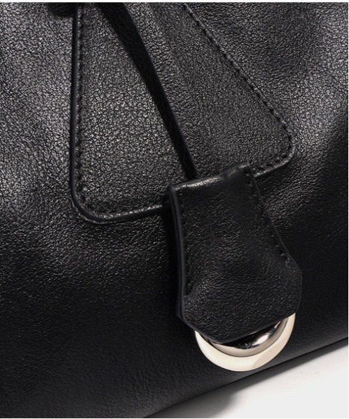 NiiNa（ニーナ）の「【NiiNa】【高品質牛革】ロングハンドルデザインボストンバッグ（ボストンバッグ・レディース・ダークブラウン/ブラウン・FREE）」の14枚目の写真