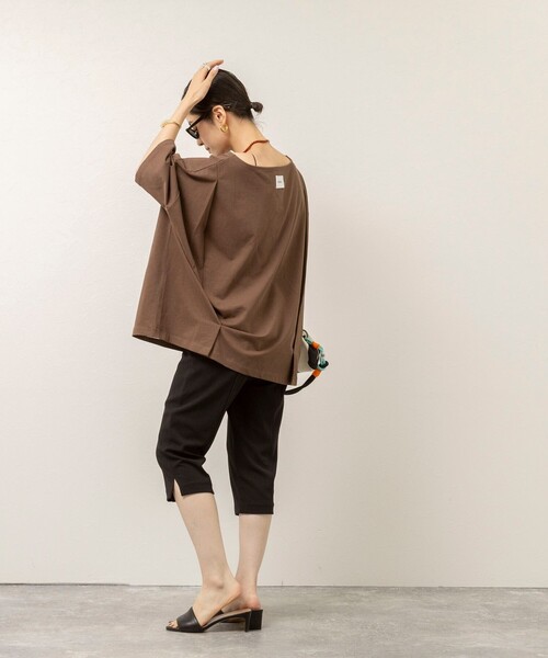 MAQWEL（マクウェル）の「【MAQWEL/マクウェル】ウォッシャブルバックタックオーバーＴ（Tシャツ/カットソー・レディース・ブラック/ブラウン/オフホワイト・FREE）」の20枚目の写真