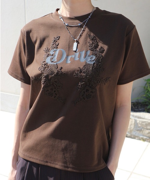 Ameri(アメリ)の「26AW LACE DOCKING CONCEPT TEE(Tシャツ/カットソー・レディース・スミクロ/ブラウン/ホワイト/グリーン・FREE)」の4枚目の写真