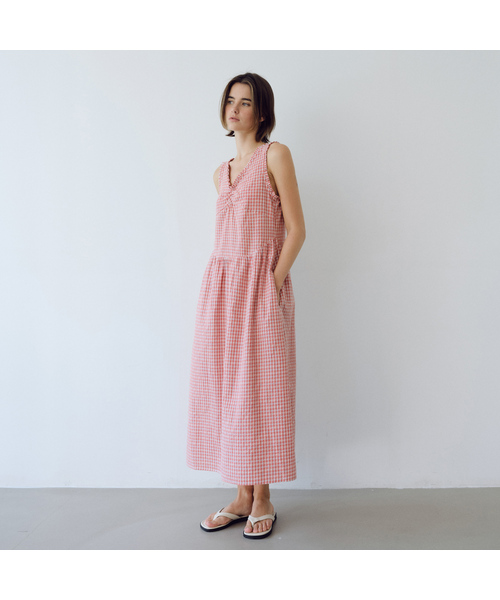 URAGO（ユラーゴ）の「Check V shirring dress（ワンピース・レディース・ネイビー/レッド・FREE）」の2枚目の写真