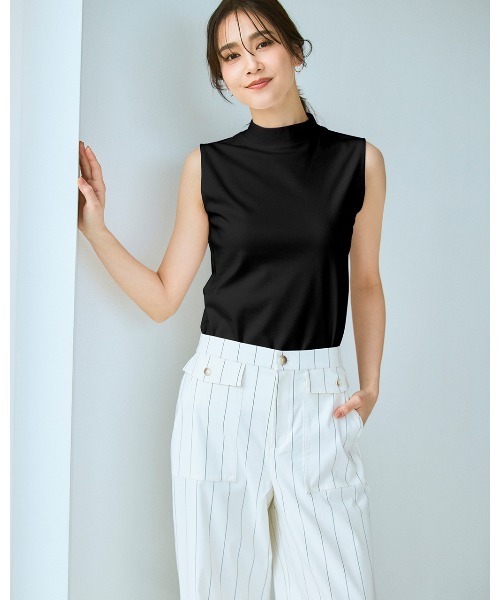 DoCLASSE( ドゥクラッセ)の「ハイネック/ノースリーブ・DoT(Tシャツ/カットソー・レディース・ダークネイビー/ブラック/チャコール/ホワイト/ライトグレー・L/M/LL/3L/S)」の2枚目の写真