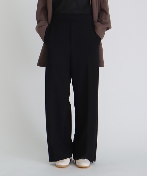 DRESSLAVE(ドレスレイブ)の「high gauge knit bonding pants(ハイゲージニットボンディングパンツ)(その他パンツ・レディース・ホワイト/ブラック・38)」の2枚目の写真