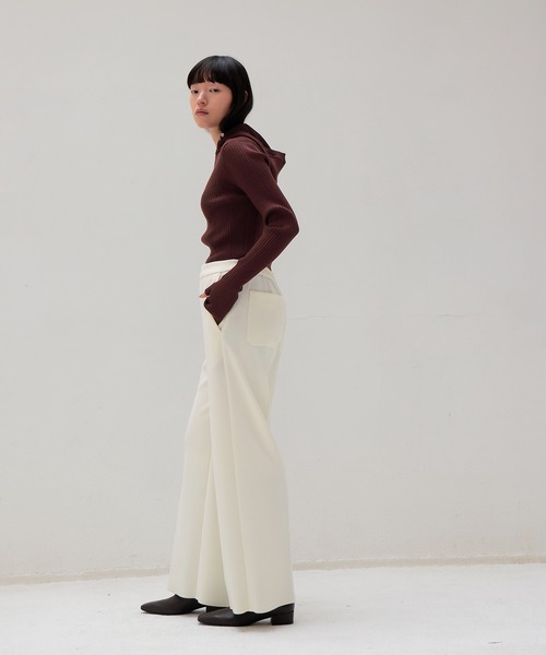 DRESSLAVE(ドレスレイブ)の「high gauge knit bonding pants(ハイゲージニットボンディングパンツ)(その他パンツ・レディース・ホワイト/ブラック・38)」の5枚目の写真
