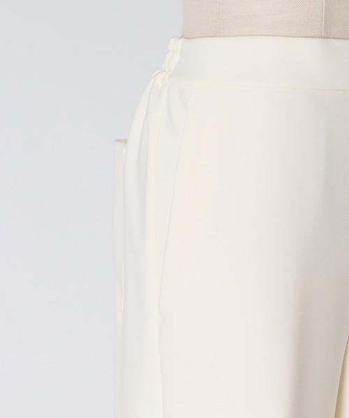 DRESSLAVE(ドレスレイブ)の「high gauge knit bonding pants(ハイゲージニットボンディングパンツ)(その他パンツ・レディース・ホワイト/ブラック・38)」の15枚目の写真