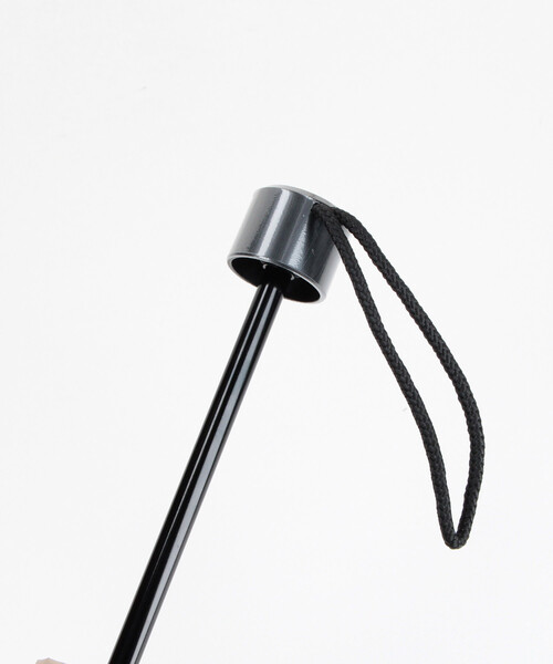 FREAK'S STORE(フリークスストア)の「TRADITIONAL WEATHERWEAR/トラディショナルウェザーウェア LIGHT WEIGHT UMBRELLA(晴雨兼用傘)/ライトウェイトアンブレラ(折りたたみ傘・レディース・ベージュ・ONE SIZE)」の2枚目の写真