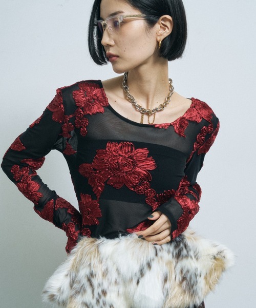 yae（ヤエ）の「Flower embroidery sheer top / フラワーエンブロイダリートップ（Tシャツ/カットソー・レディース・ベージュ/レッド・FREE）」の7枚目の写真