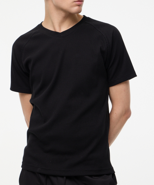 LEARVE(ルアブ)の「ネロウリブVネックハーフTシャツブラック(Tシャツ/カットソー・メンズ・その他・MEDIUM/LARGE/X-LARGE)」の2枚目の写真