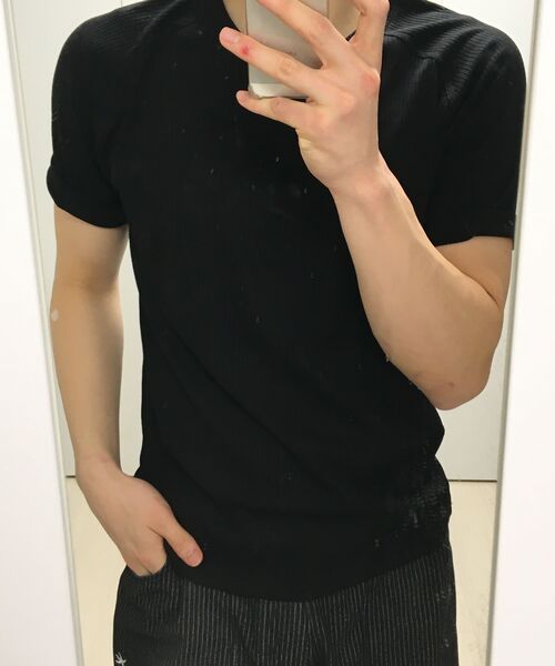 LEARVE(ルアブ)の「ネロウリブVネックハーフTシャツブラック(Tシャツ/カットソー・メンズ・その他・MEDIUM/LARGE/X-LARGE)」の4枚目の写真
