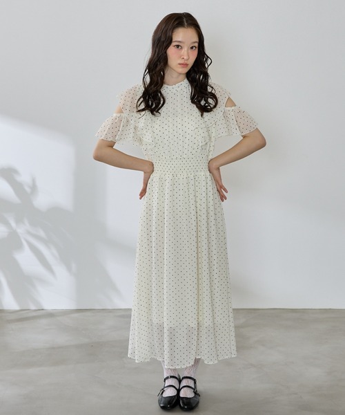 P.V.T(ピーブイティー)の「バックリボンドットシフォンワンピース(ワンピース・レディース・ホワイト/ブラック・M)」の5枚目の写真
